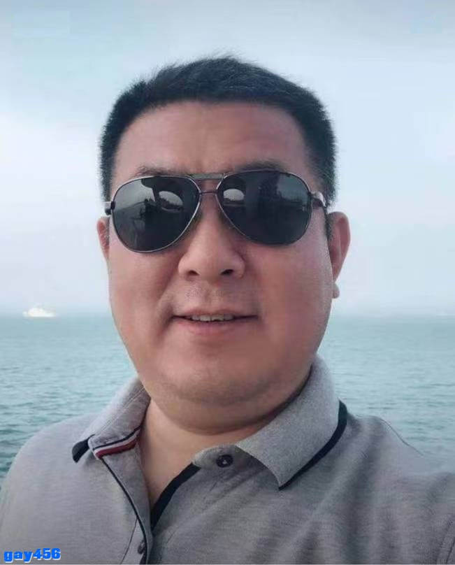 T555原创帅大叔语音互动第一次激情撸射哦哦叫